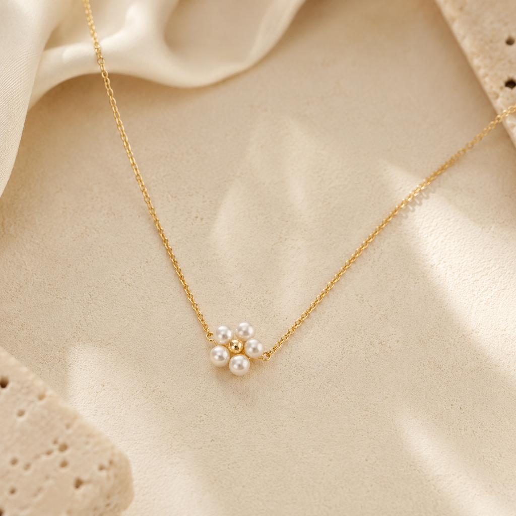 Collier Fleur Perlée Dorée