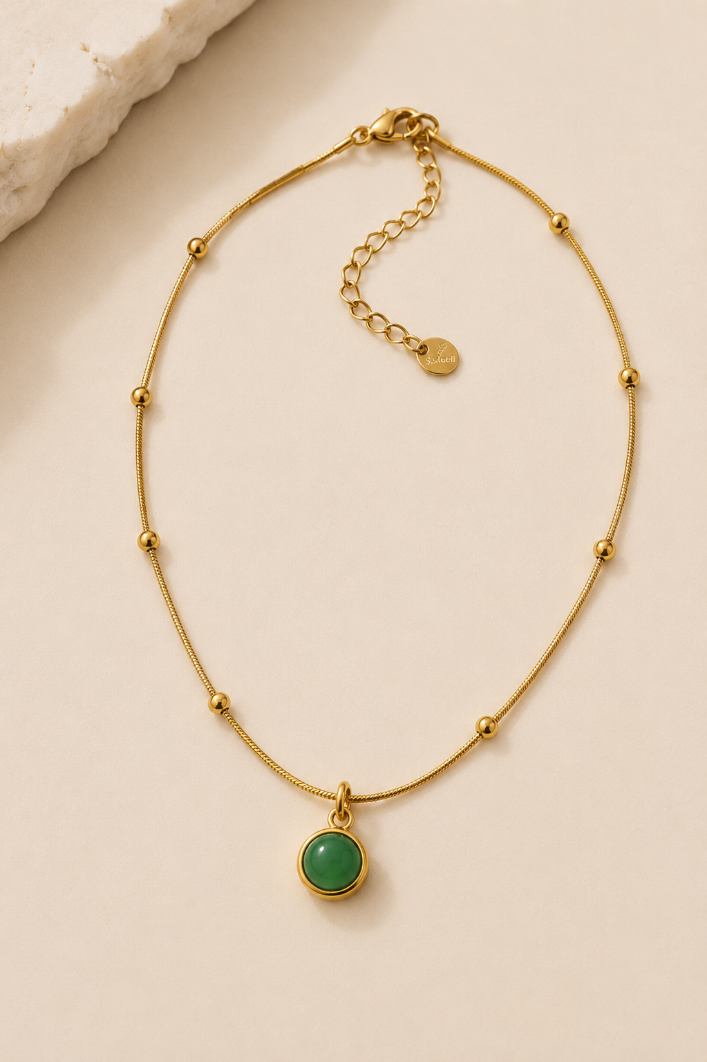 Collier Doré Riviera Émeraude — SOLEYNA