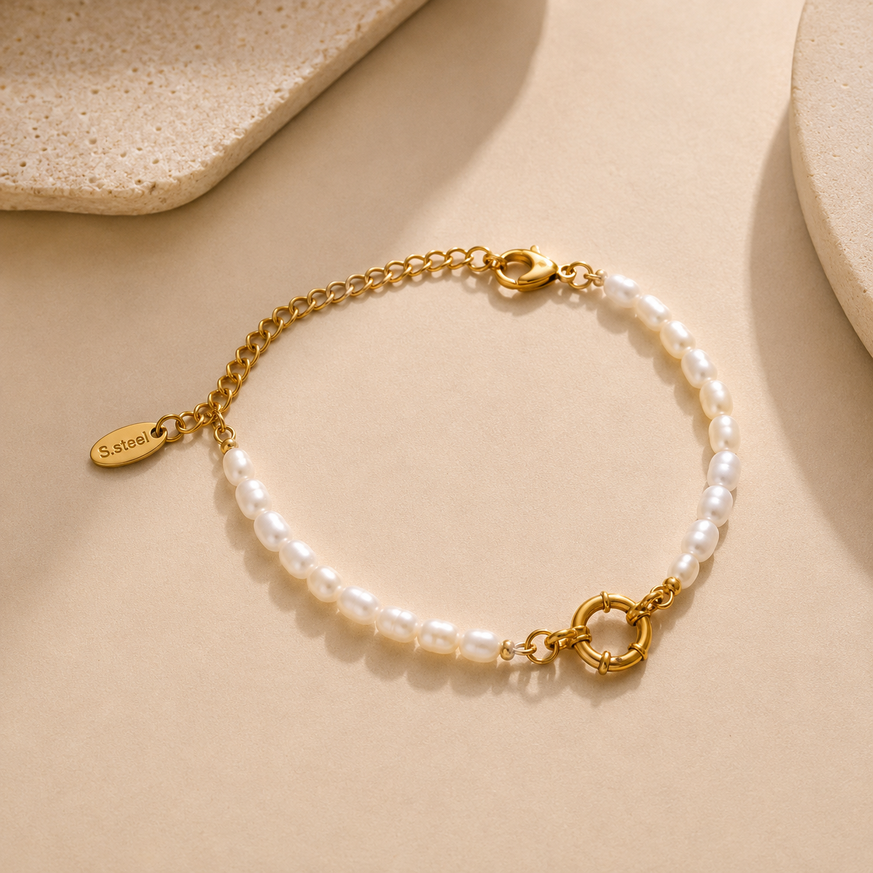 Bracelet Femme Perles Blanches Dorées — SOLEYNA